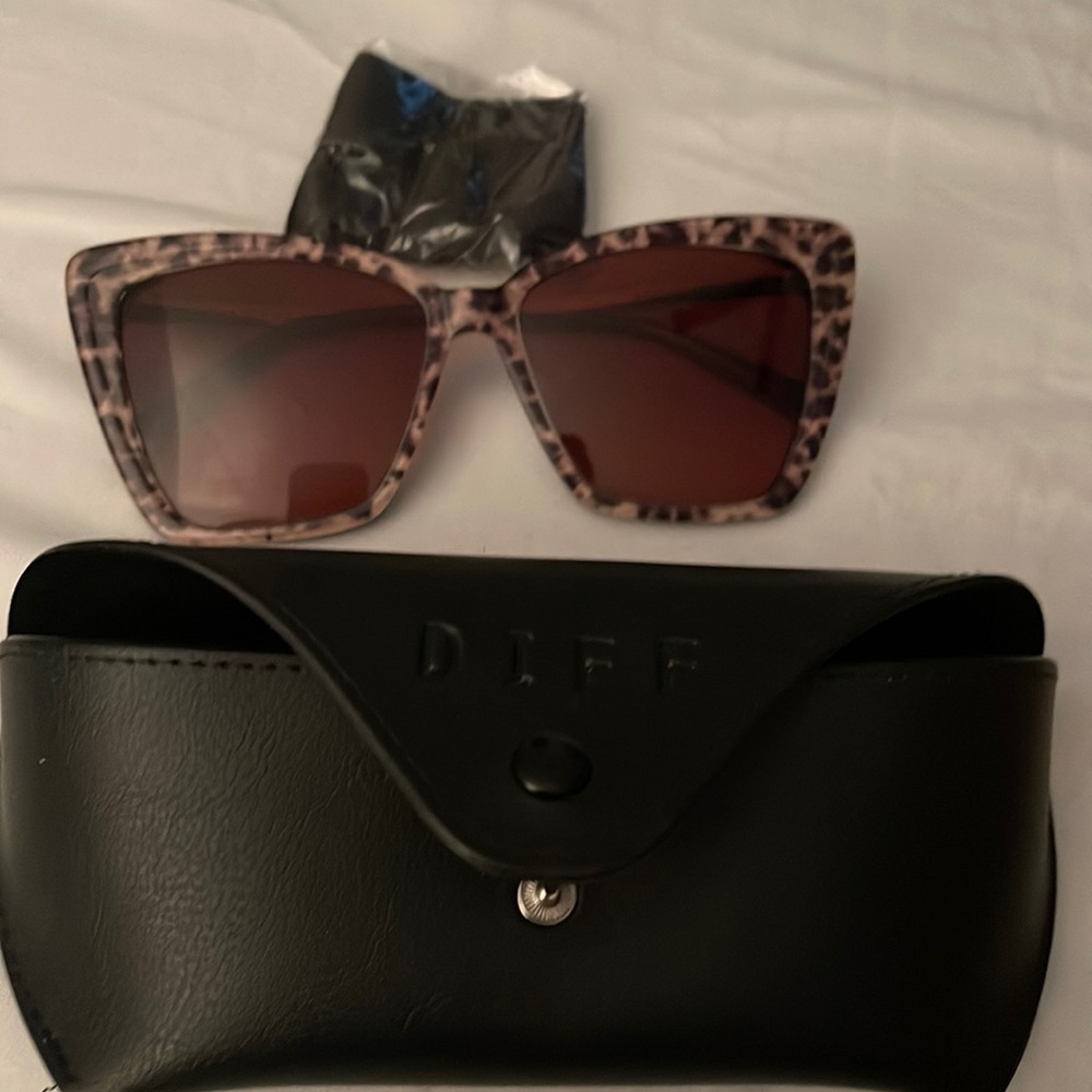 Diff Polarized Cat Eye Sunglasses - image 1